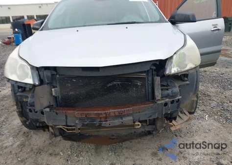 2011 Chevrolet Traverse Ls z USA, uszkodzony, nr VIN 1GNKREED2BJ362083